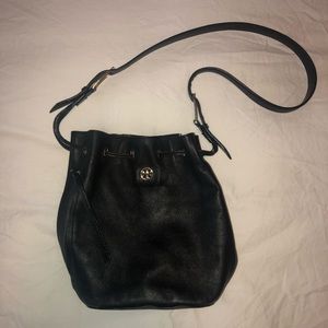 Tory Burch Bucket Black/Gold Cross Body Bag